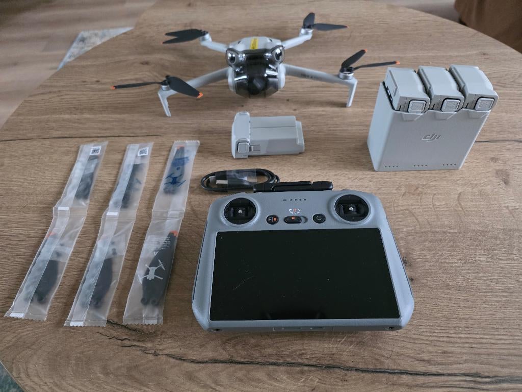 DJI mini 4 Pro, Ophalen, Cameradrone, Zo goed als nieuw, DJI