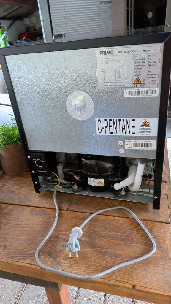 Compacte Primo minibar diepvries- Ideaal voor kleine ruimtes, Gebruikt, Ophalen of Verzenden, Minder dan 75 liter, Minder dan 45 cm