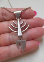 Zilveren lange ketting met modernist vis hanger nr.088, Met hanger, Verzenden, Zo goed als nieuw, Zilver
