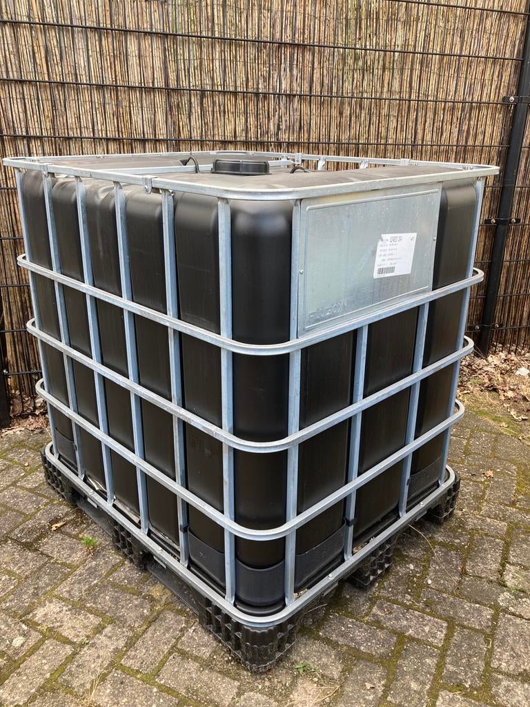 Gebruikte zwarte IBC tank 1000 liter, 150 liter of meer, Ophalen, Zo goed als nieuw