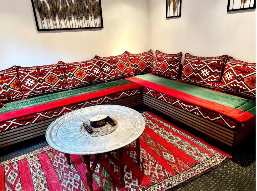 Marokkaanse Amazigh berber sederi banken, Ophalen, 125 cm of meer, 125 cm of meer, Zo goed als nieuw