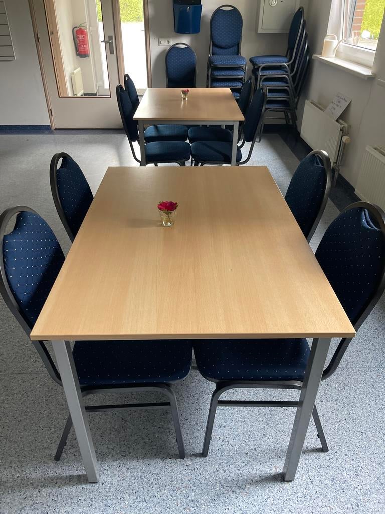 4x Tafel met 4 Stoelen - Ideaal voor Kantine/Vergaderruimte, Gebruikt, 100 tot 150 cm, Metaal, Vier personen