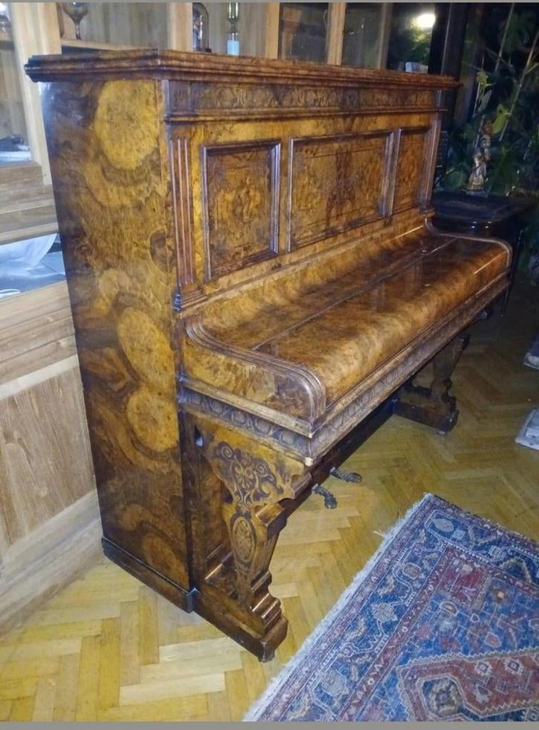 Antieke Piano wortelnoten hout I.z.g.s., Muziek en Instrumenten, Piano's, Ophalen, Zo goed als nieuw, Bruin, Piano