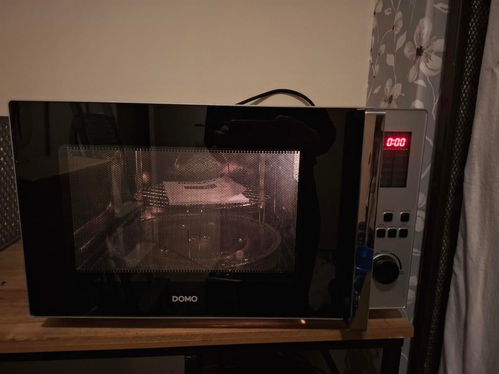 DOMO DO1059CG combimagnetron, Witgoed en Apparatuur, Magnetrons, Combimagnetron, Crisp, Ophalen of Verzenden, Zo goed als nieuw