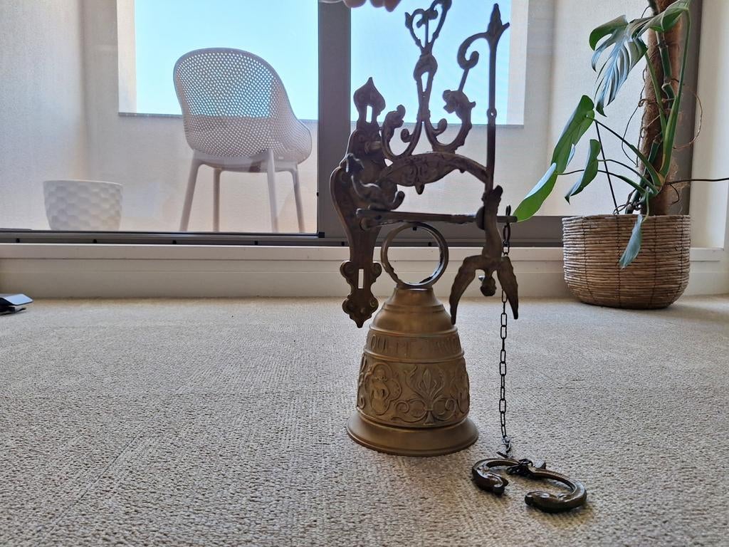 Sierlijke Oude Messing Tafelbel met Trekkoord - Franse Stijl, Antiek en Kunst, Antiek | Koper en Brons, Ophalen