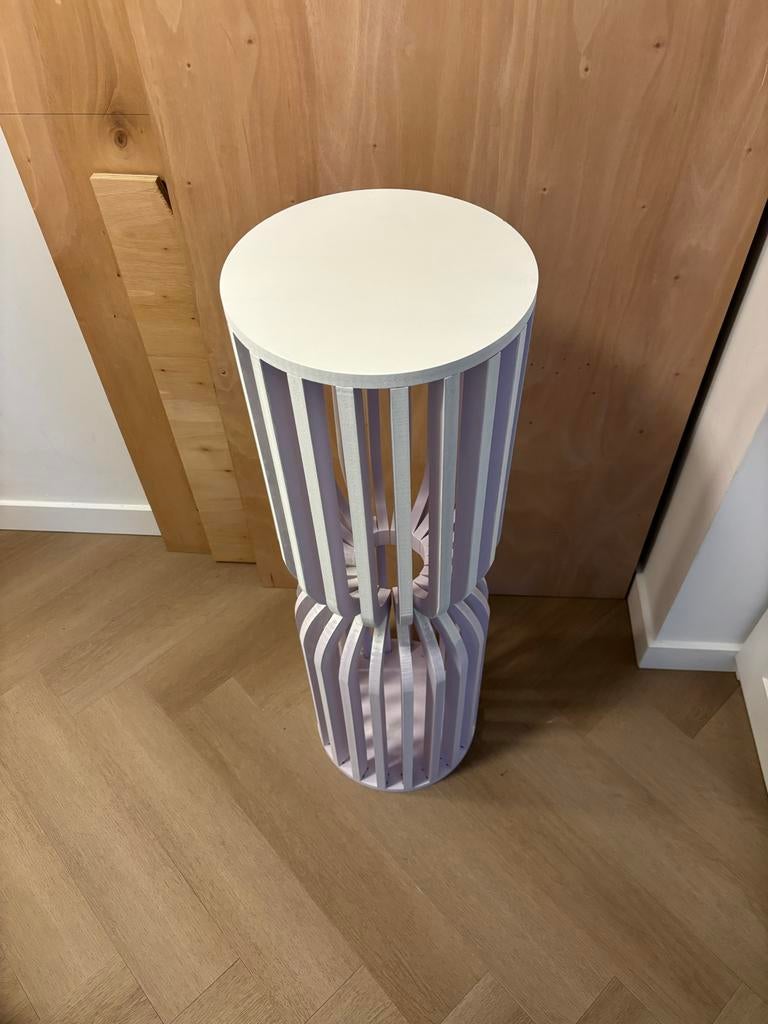 Unieke decoratieve zuil/bijzettafel/desserttafel, Ophalen, Minder dan 55 cm, Rond, Zo goed als nieuw