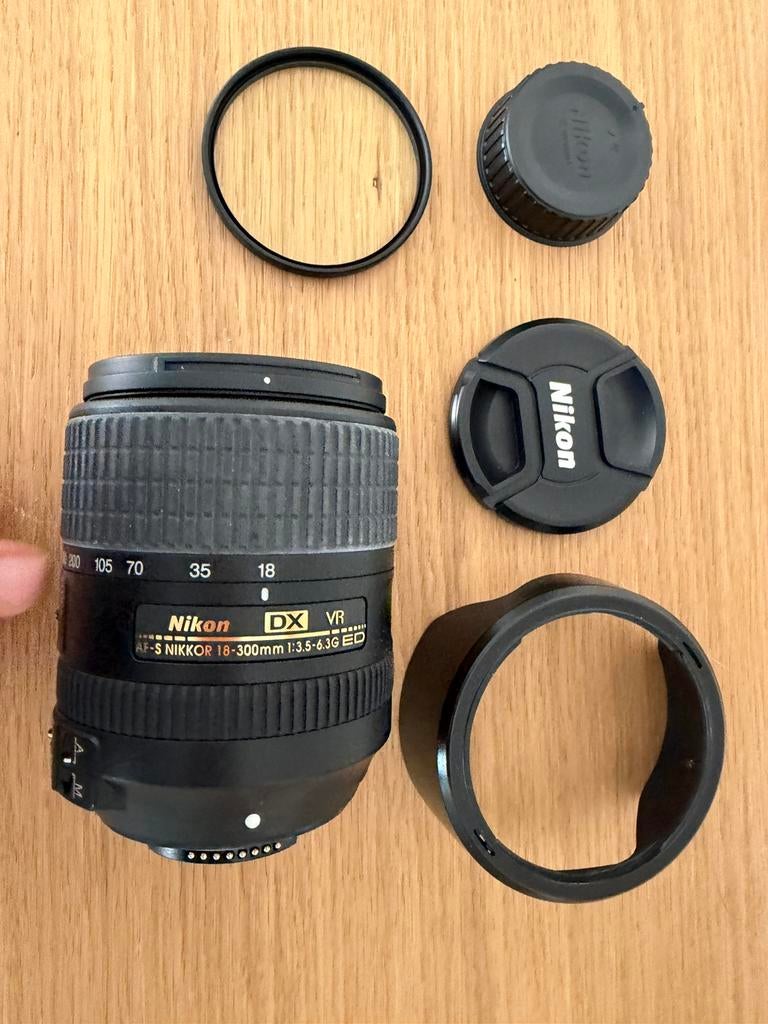 Nikon 18-300mm VR lens, Ophalen of Verzenden, Zo goed als nieuw, Telelens, Zoom