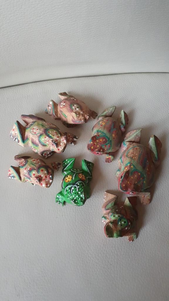 7 handgemaakte houten kikkers - Unieke decoratie, Hout, Meerkleurig, Overige stijlen, Nieuw