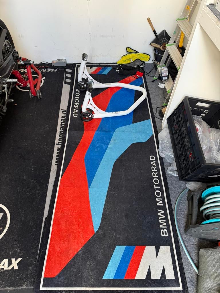 Bmw motor mat, Ophalen