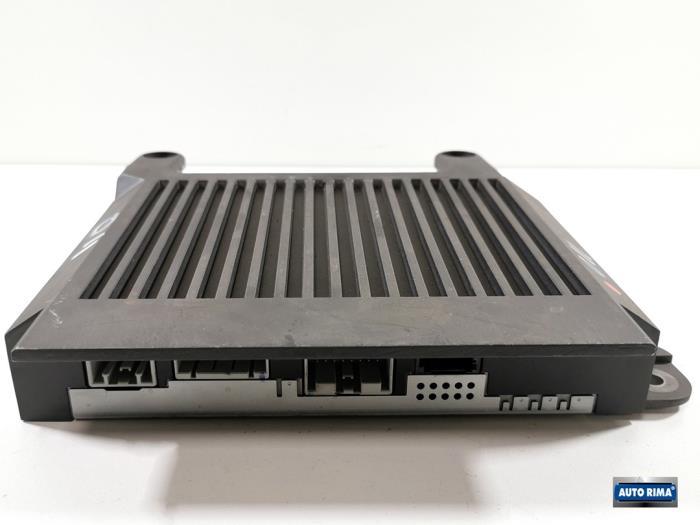 Radio versterker van een Volvo XC60, Gebruikt, -, -, Ophalen of Verzenden