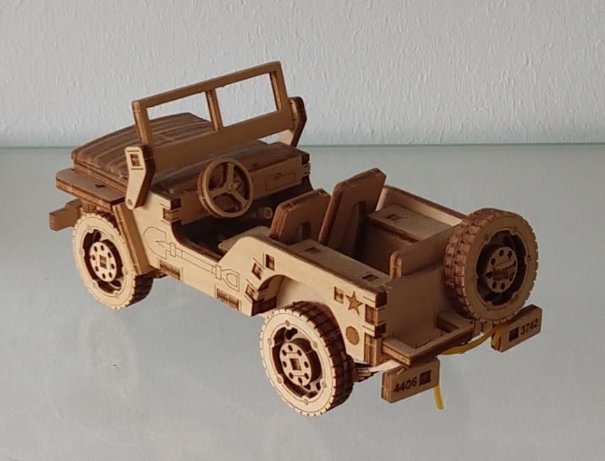 houtkunst gemonteerd,  berkenhout Jeep, volgnr 18, Overige onderwerpen, Houtsnijwerk, Minder dan 20 cm, Ophalen of Verzenden