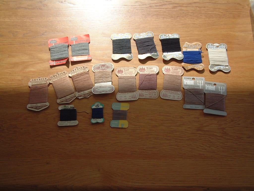 19 oude stopgaren splitgaren scheepjes Hema Trident enz., Hobby en Vrije tijd, Naaien en Fournituren, Ophalen of Verzenden, Gebruikt