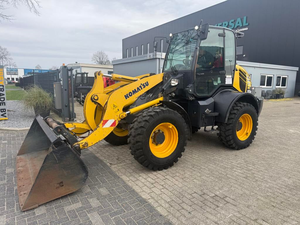 Komatsu WA100 wheel loader, Wiellader of Shovel