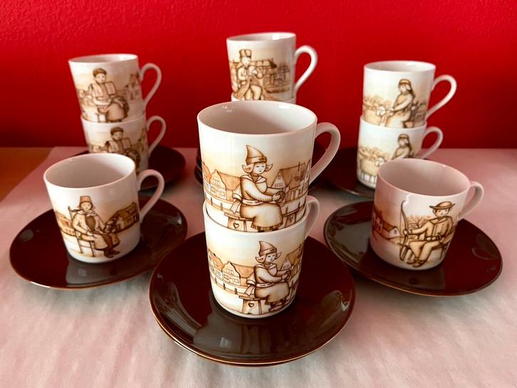 DE - Douwe Egberts - klederdrachtkopjes 10 stuks, Antiek en Kunst, Antiek | Servies compleet, Ophalen of Verzenden