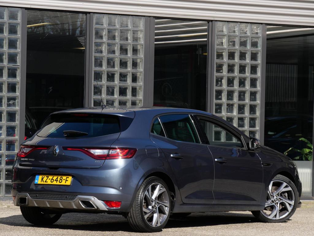 Renault Mégane 1.6TCe 205PK GT/ 4CONTROL/ HEAD-UP/ CARPLAY, Gebruikt, 4 cilinders, Origineel Nederlands, 17 km/l