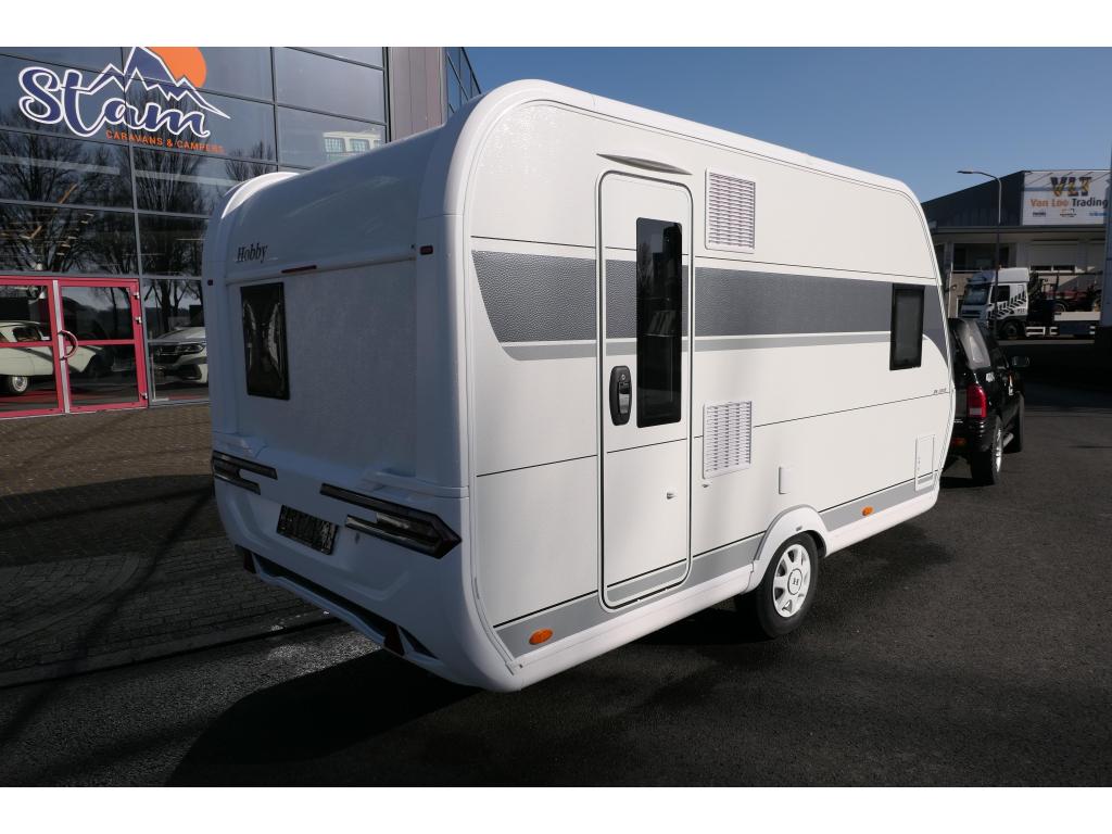 Hobby De Luxe 400 SFE NIEUW MODEL 2025, Caravans en Kamperen, Caravans, Hobby, Treinzit, Overige typen, 4 tot 5 meter