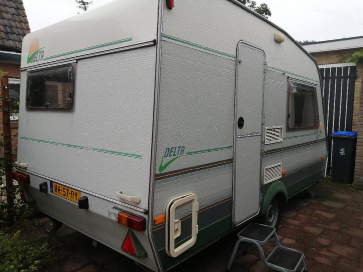 Delta caravan, Caravans en Kamperen, Caravans, Particulier, tot en met 4, 750 - 1000 kg, Treinzit, Delta, Vast bed, Fietsenrek