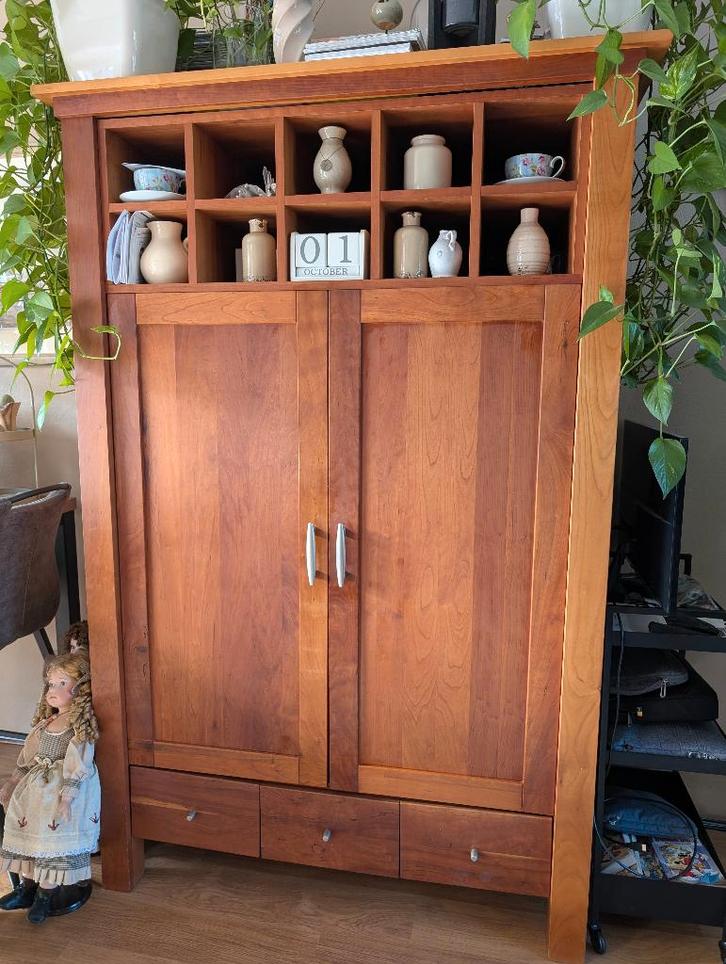 Geoliede massief kersenhouten kast, Huis en Inrichting, Kasten | Dressoirs, Gebruikt, 100 tot 150 cm, 50 tot 75 cm, Met lade(s)