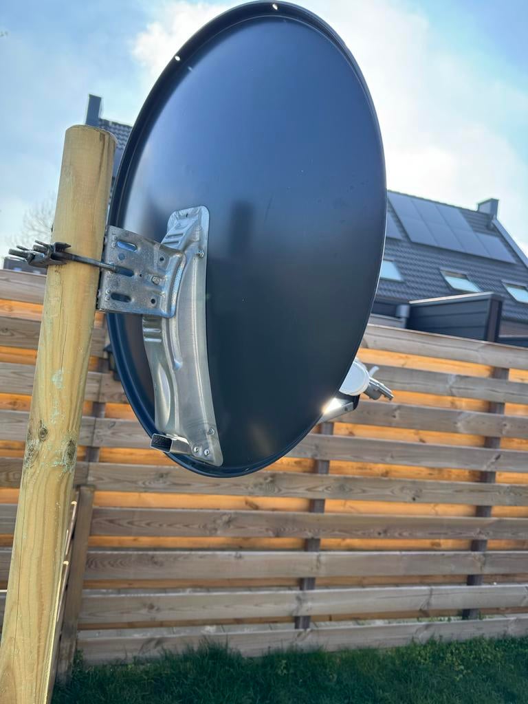 Satelliet schotel met mono LNB, Ophalen of Verzenden, Gebruikt, (Schotel)antenne, Overige merken