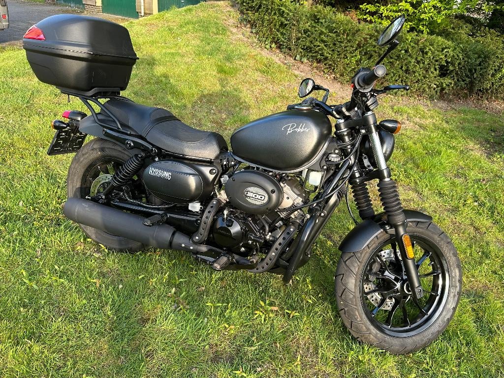 Hyosung Aquila GV300 S Bobber Black Edition 2022 met 200km !, 296 cc, 2 cilinders, Nieuw, Chopper