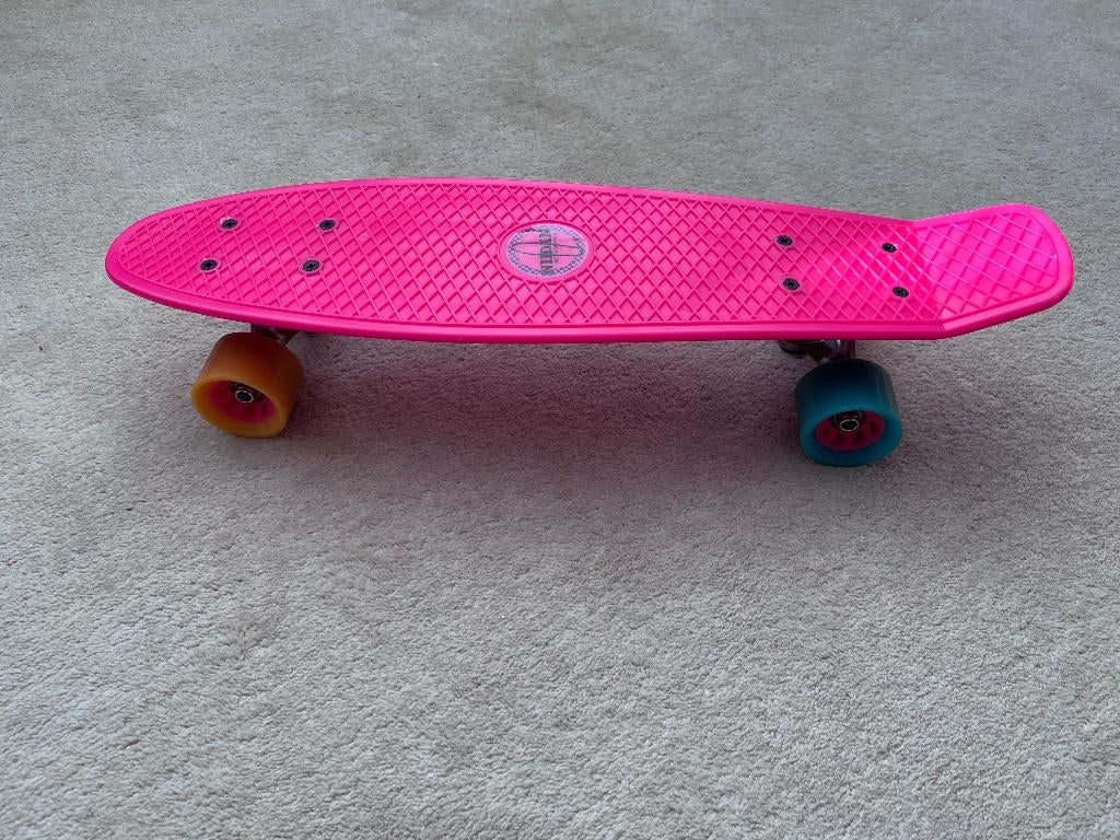 Skateboard nijdam roze zgan, Sport en Fitness, Skateboarden, Ophalen of Verzenden, Zo goed als nieuw, Skateboard