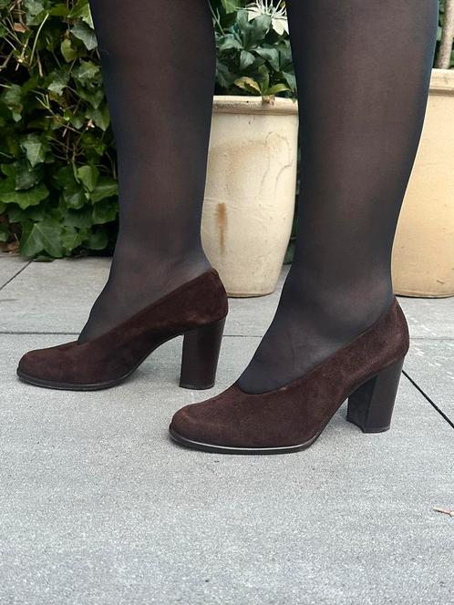 Donkerbruine suède hakken van Manfield – maat 39,5, Kleding | Dames, Schoenen, Gedragen, Pumps, Bruin, Verzenden