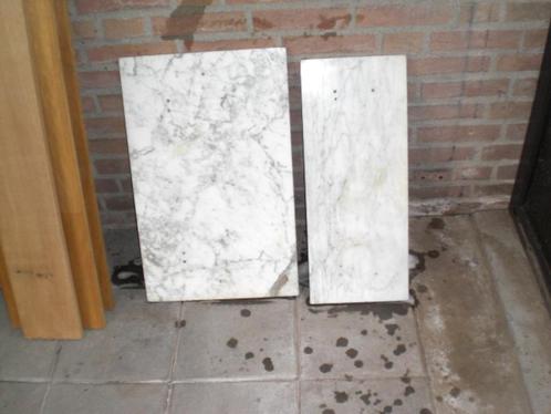 Twee planken van wit grijs marmer Verschillende afmetingen, Huis en Inrichting, Woonaccessoires | Wandplanken en Boekenplanken