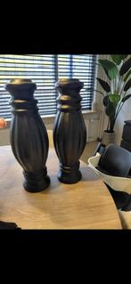 Twee zwarte robuuste kandelaars, Ophalen of Verzenden