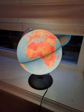 Wereldbol Lamp met Schakelaar - 43cm beschikbaar voor biedingen