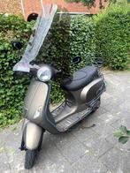 Riva Fast Luxe scooter – 2021 – incl. helm & ART 3 slot, Ophalen, Killerbee, Zo goed als nieuw, Benzine