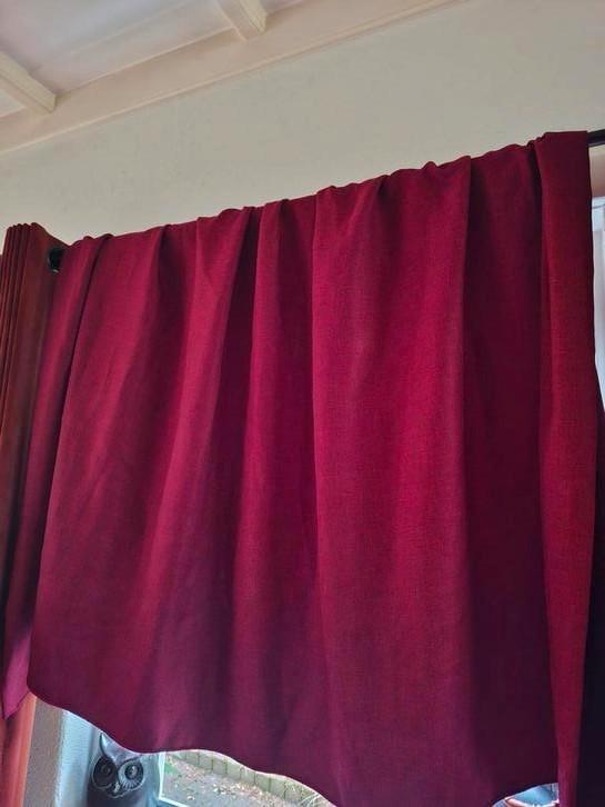 Bordeauxrode verduisterende gordijnen verschillende lengtes), Huis en Inrichting, Stoffering | Gordijnen en Lamellen, Zo goed als nieuw