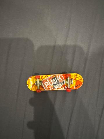 Finger Skateboard - PUNK Design beschikbaar voor biedingen