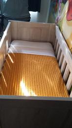 Kinderkamer set: Ledikant, Commode & Wandplank, Ophalen, Zo goed als nieuw, Ledikant