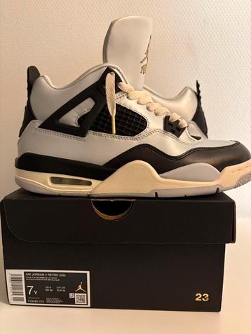 Air Jordan 4 maat 40 zie foto,s beschikbaar voor biedingen