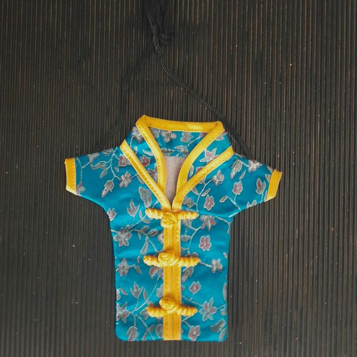 Tturqoise ttasje in de vorm van Chinese brokaat qipao, Antiek en Kunst, Curiosa en Brocante, Ophalen of Verzenden