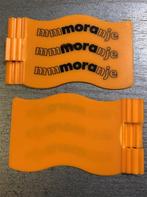 2 'vlaggetjes' mmmoranje van Mora voetbal sport bitterballen, Ophalen of Verzenden, Nieuw, Overige typen