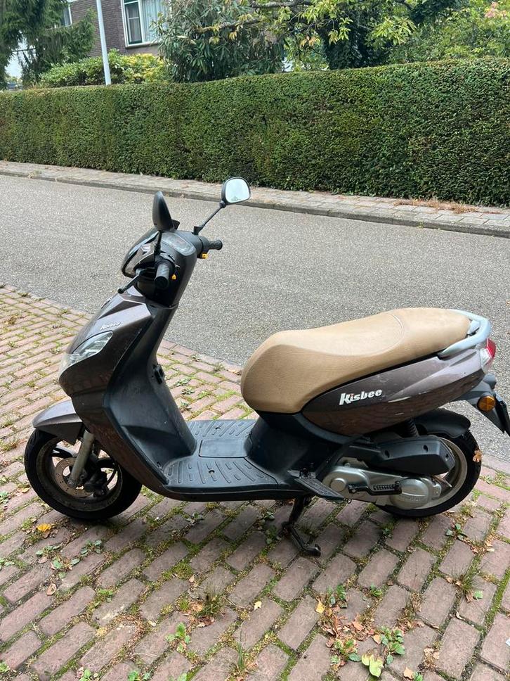 Peugeot kisbee 2017 WOKstatus!!!, Fietsen en Brommers, Scooters | Peugeot, Gebruikt, Overige modellen, Maximaal 25 km/u, Benzine