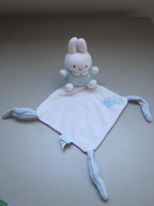 Tiamo Nijntje Miffy wit pluche knuffeldoek lichtblauw hondje, Kinderen en Baby's, Speelgoed | Knuffels en Pluche, Zo goed als nieuw