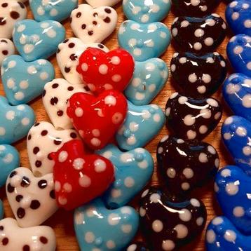 Hartjes glaskralen ( 10 stuks) beschikbaar voor biedingen