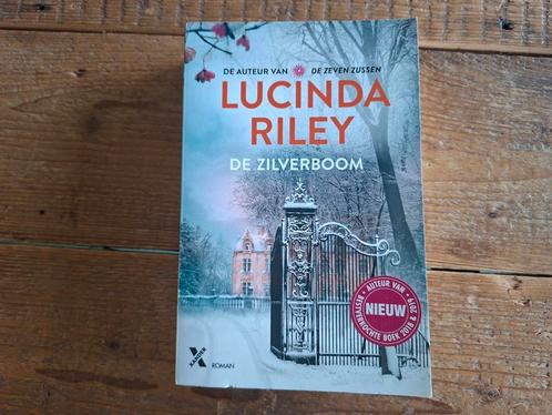 Lucinda Riley - De zilverboom, Boeken, Literatuur, Zo goed als nieuw, Nederland, Ophalen of Verzenden