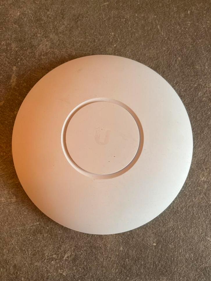 UniFi UAP-AC-PRO Access Point, Computers en Software, Accesspoints, Gebruikt, Ophalen of Verzenden