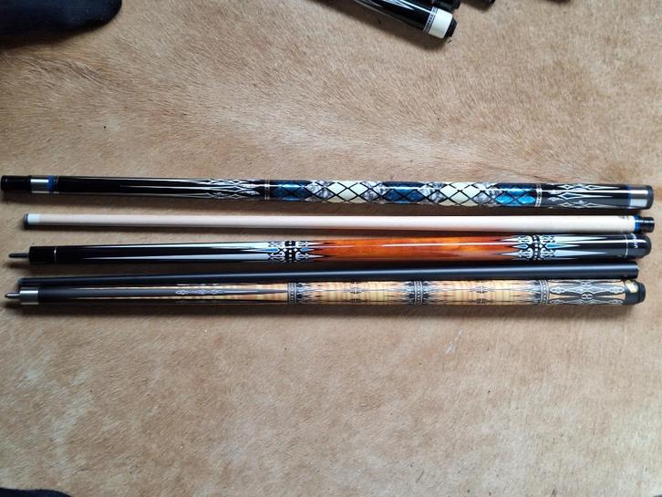 Biljartkeu verschillende kleuren Topeind van carbon of hout, Sport en Fitness, Biljarten en Poolen, Nieuw, Keu of Ballen, Ophalen of Verzenden