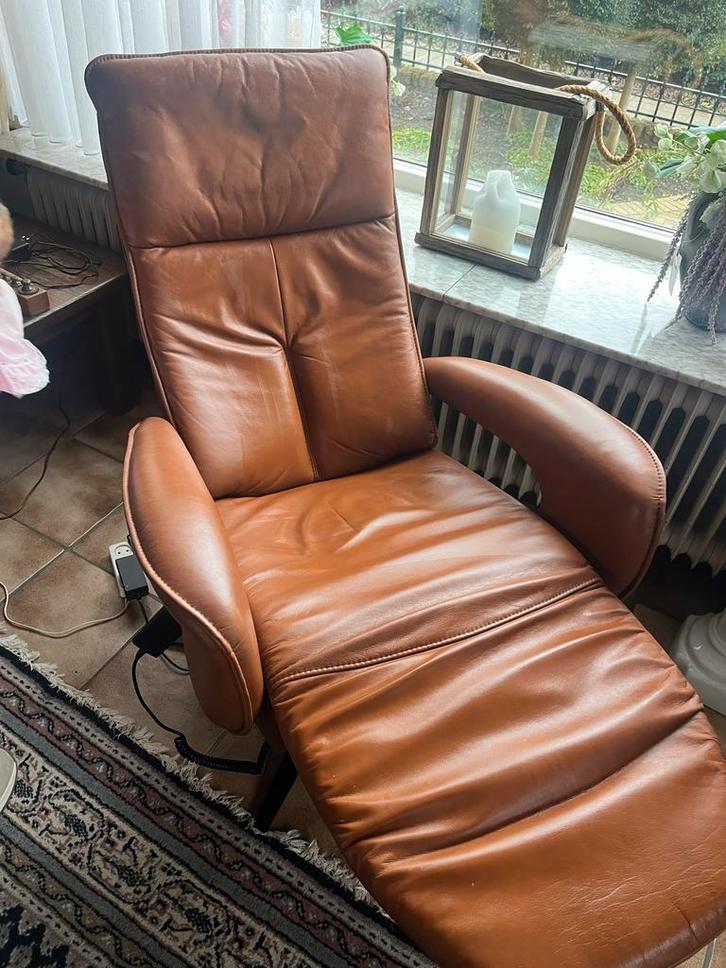 Relaxfauteuil met sta-op functie, Huis en Inrichting, Fauteuils, Zo goed als nieuw, Leer, 75 tot 100 cm, Minder dan 75 cm, Ophalen