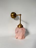 vintage wandlamp art deco roze gemarmerde glazen kap, Huis en Inrichting, Lampen | Wandlampen, Ophalen of Verzenden