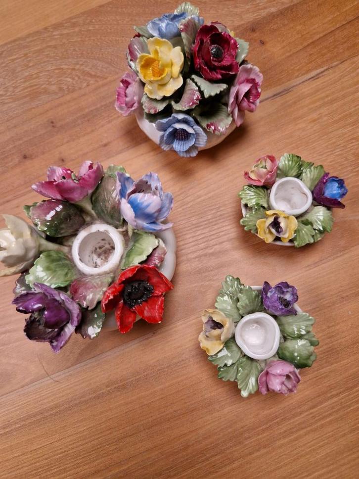 Porselein bloemstukken, Antiek en Kunst, Antiek | Porselein, Ophalen of Verzenden