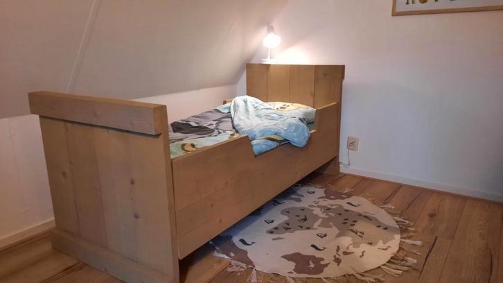 Steigerhouten kinderbed/ peuterbed incl matras, Kinderen en Baby's, Kinderkamer | Bedden, Gebruikt, 140 tot 160 cm, 70 tot 85 cm