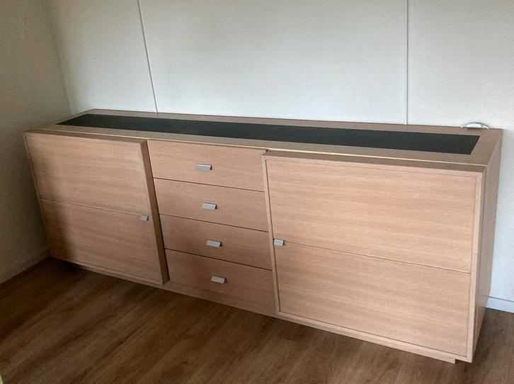 Licht eiken dressoir, Huis en Inrichting, Kasten | Dressoirs, Gebruikt, 200 cm of meer, 25 tot 50 cm, Met lade(s), Met deur(en)