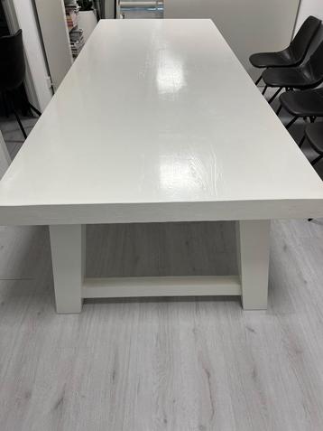 Eettafel eiken wit (Kabinet) beschikbaar voor biedingen