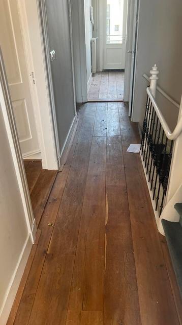 Massief (eiken) houten vloer +/- 130 m2  beschikbaar voor biedingen