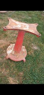 Gietijzeren  voet  voor een snijmachine, Ophalen